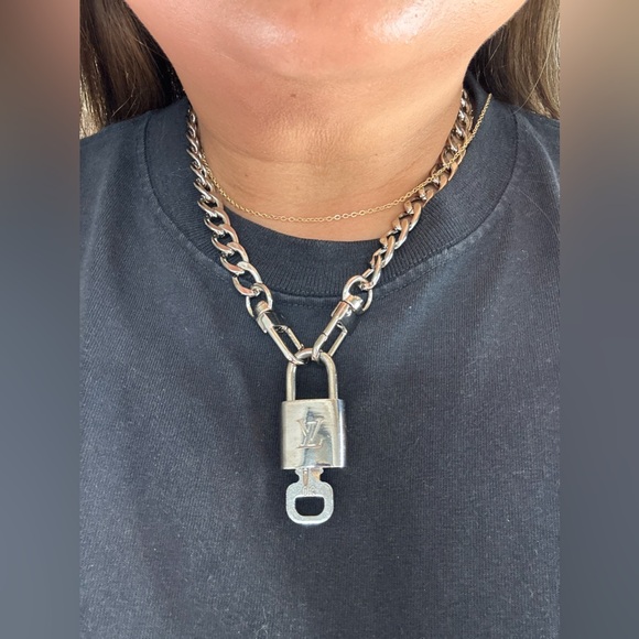 Authentic Louis Vuitton Silver Lock & Key with nonbranded necklace - Picture 4 of 6